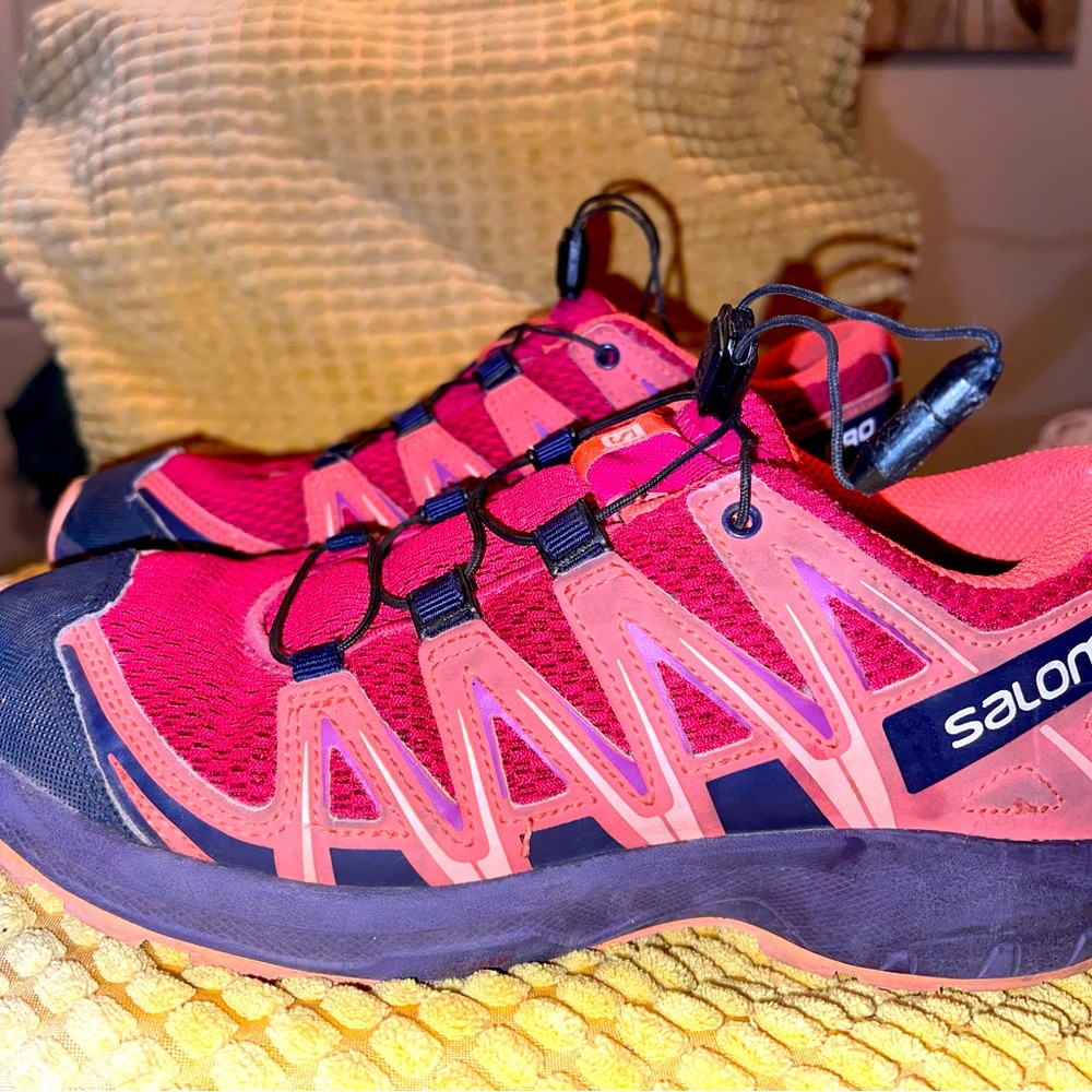 Womens SALOMON XA PRO Hiking trail shoe. Great used condition! SZ 6 FREE SHIP US